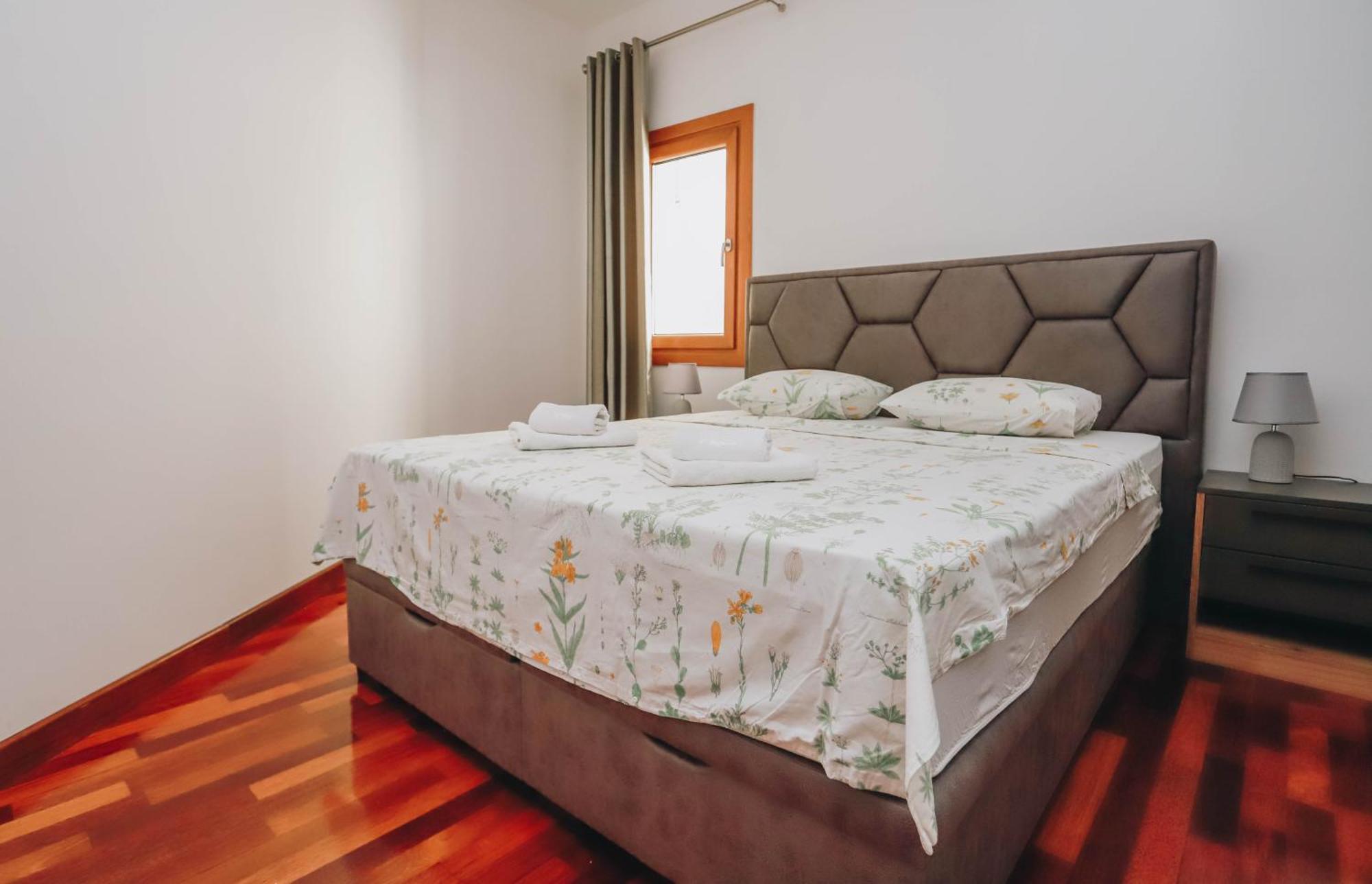 Apartment Near Ponta Nova Of Rafailovici Bečići Eksteriør billede
